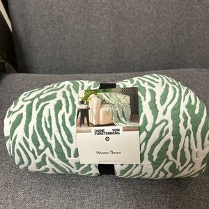 DVF Diane Von Furstenberg Woven Throw Blanket Sea Twig Green